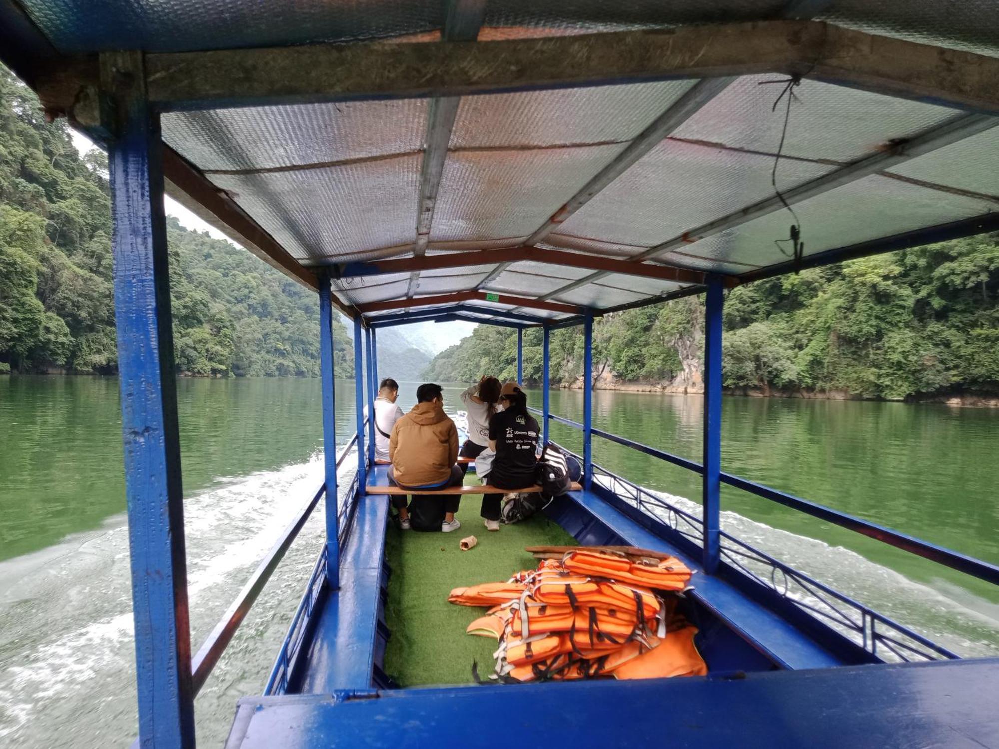 Tran Xuan Homestay Ba Be Екстер'єр фото